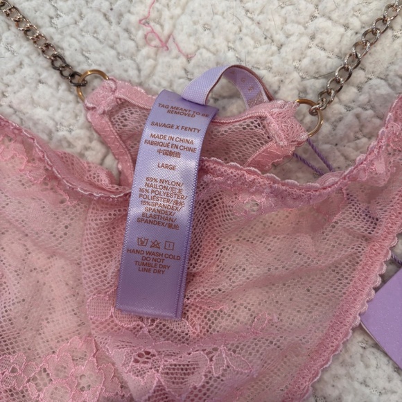 NWT- Savage X Fenty charm and lace thong - Picture 4 of 4